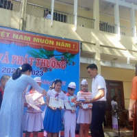 Trường tiểu học Trần Hưng Đạo, thành phố Quảng Ngãi - Buổi trao thưởng thành công