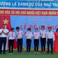 Tham dự lễ tổng kết năm học 2022-2023 tại trường trung học cơ sở xã Nghĩa Hiệp, huyện Tư Nghĩa, tỉnh Quảng Ngãi